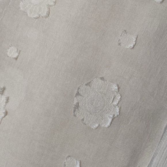 Ann Taylor off-white floral patterned scarf - Picture 2 of 6